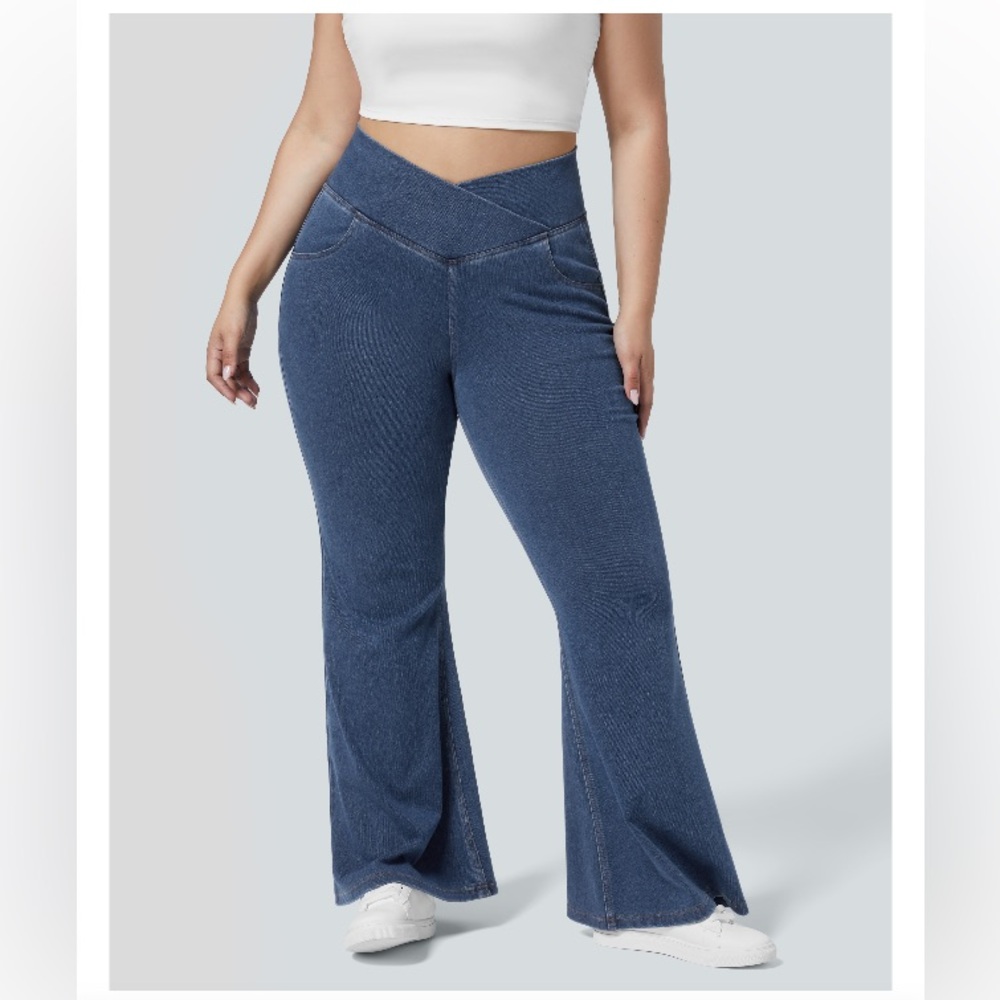 HALARA high-waist flare leg pull-on jeans